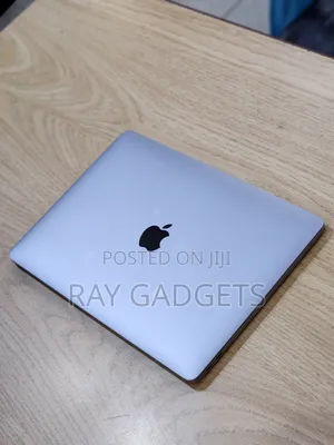 New Laptop Apple MacBook 2017 8GB Intel Core i5 SSD 256GB