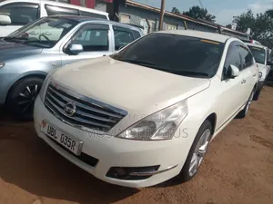 Nissan Titan 2010 White