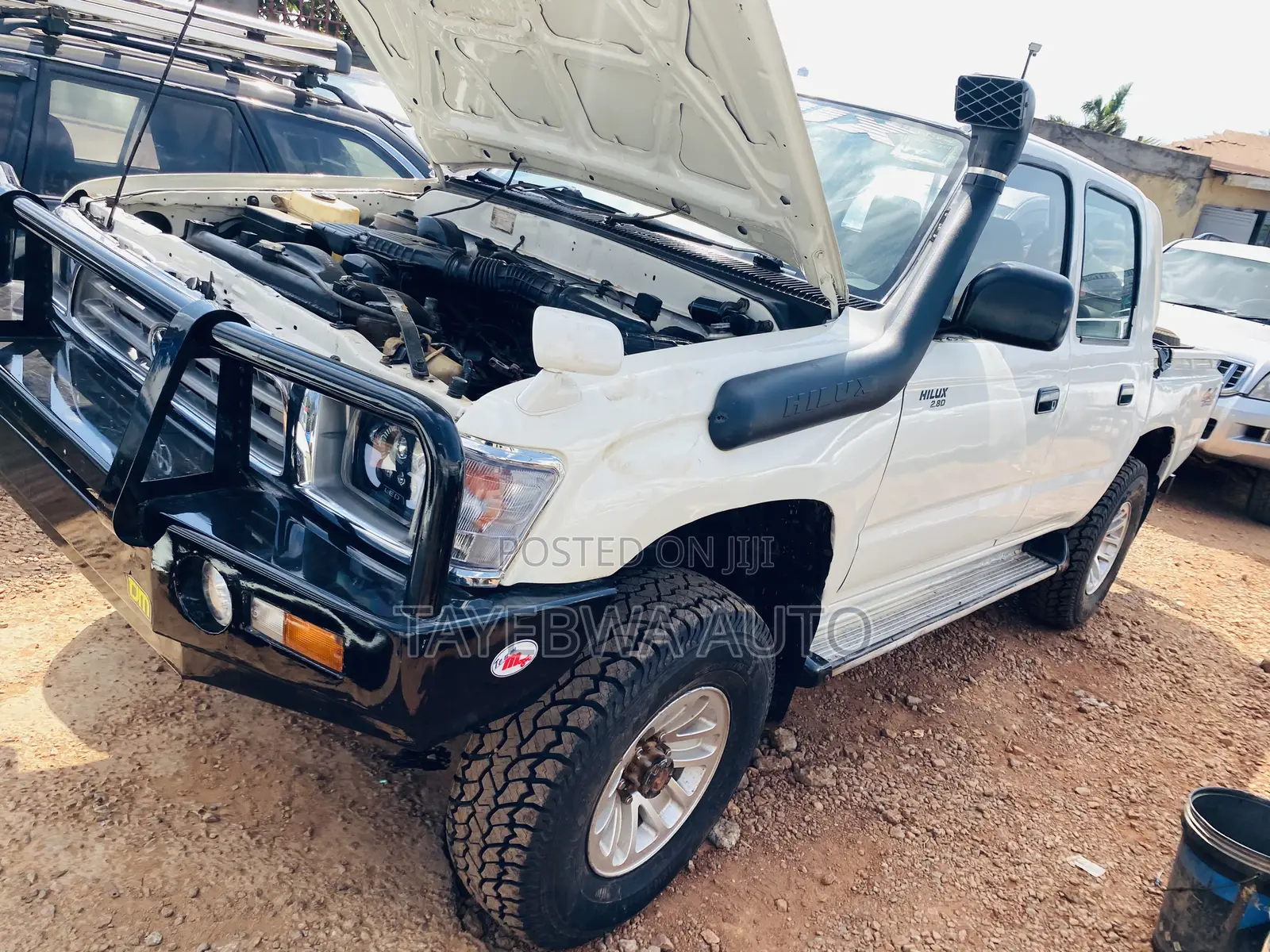 Toyota Hilux 2002 White