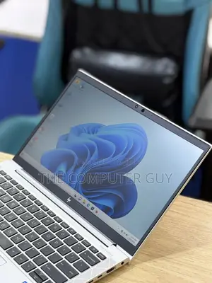 New Laptop HP EliteBook 830 8GB Intel Core i5 SSD 256GB