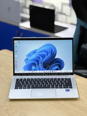New Laptop HP EliteBook 830 8GB Intel Core i5 SSD 256GB