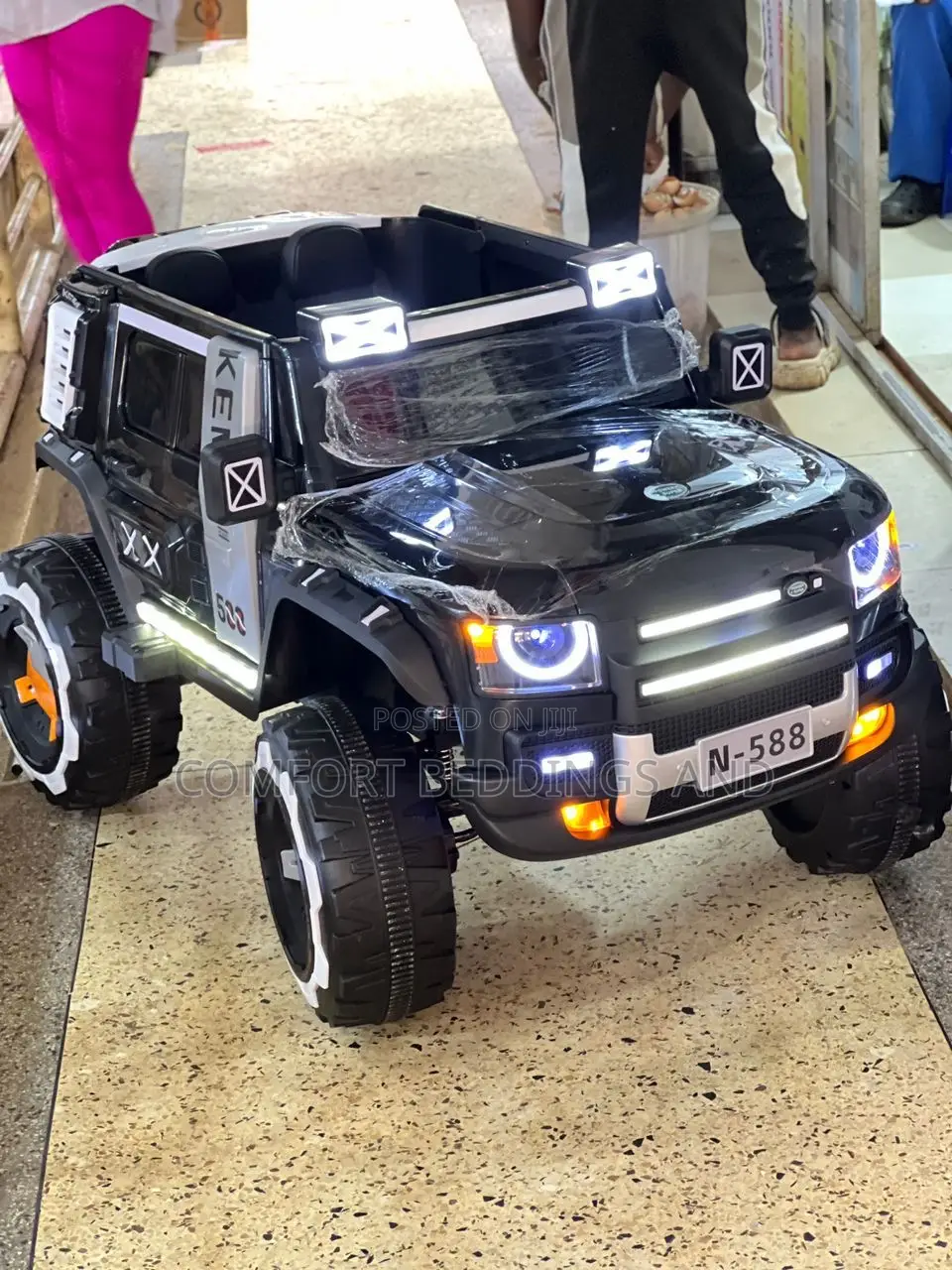 Ken Rechargeable Toy Car With Remote Black