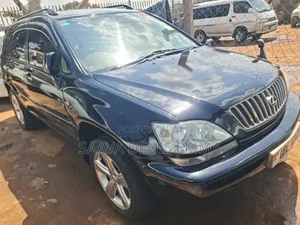 Toyota Harrier 2004 Black
