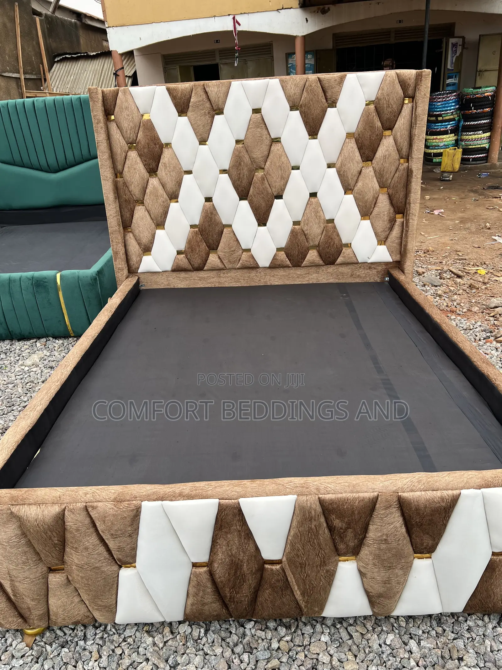 Five by Six Sofa Bed Gold Off White