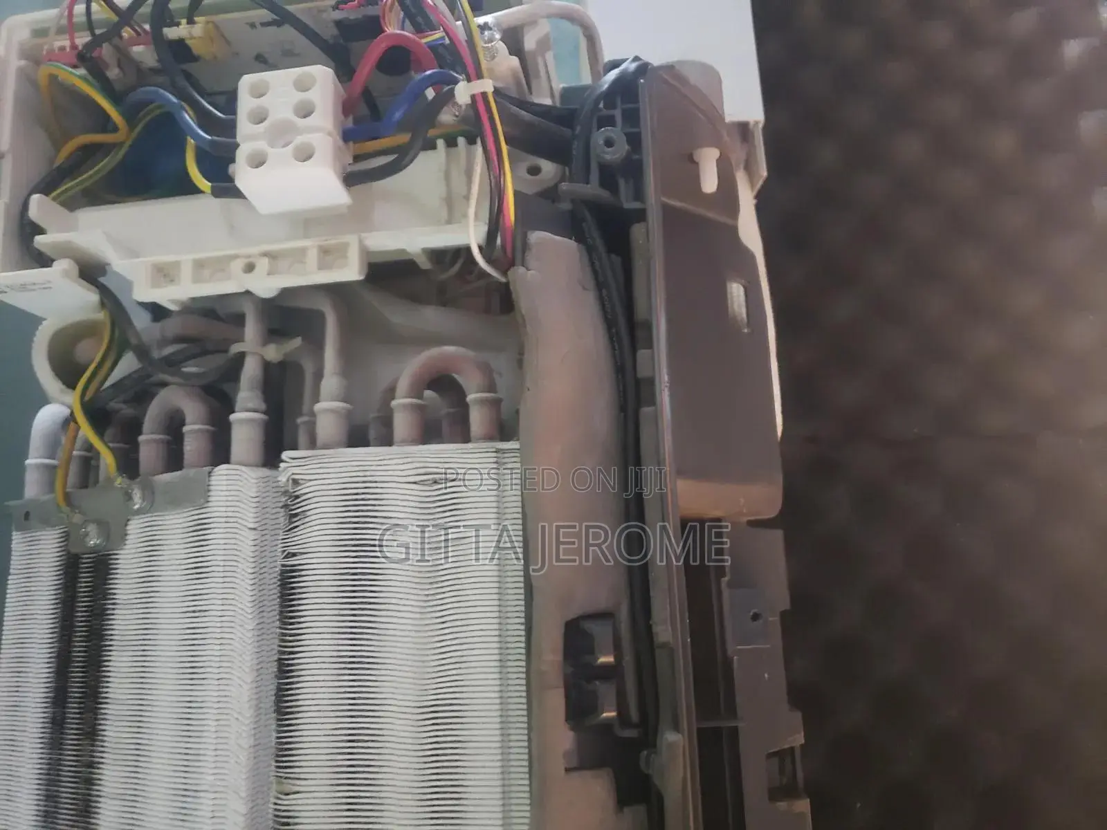 Split Unit Ac Gas Refill Maintenance 25