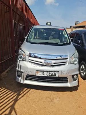 Toyota Noah 2013 Silver