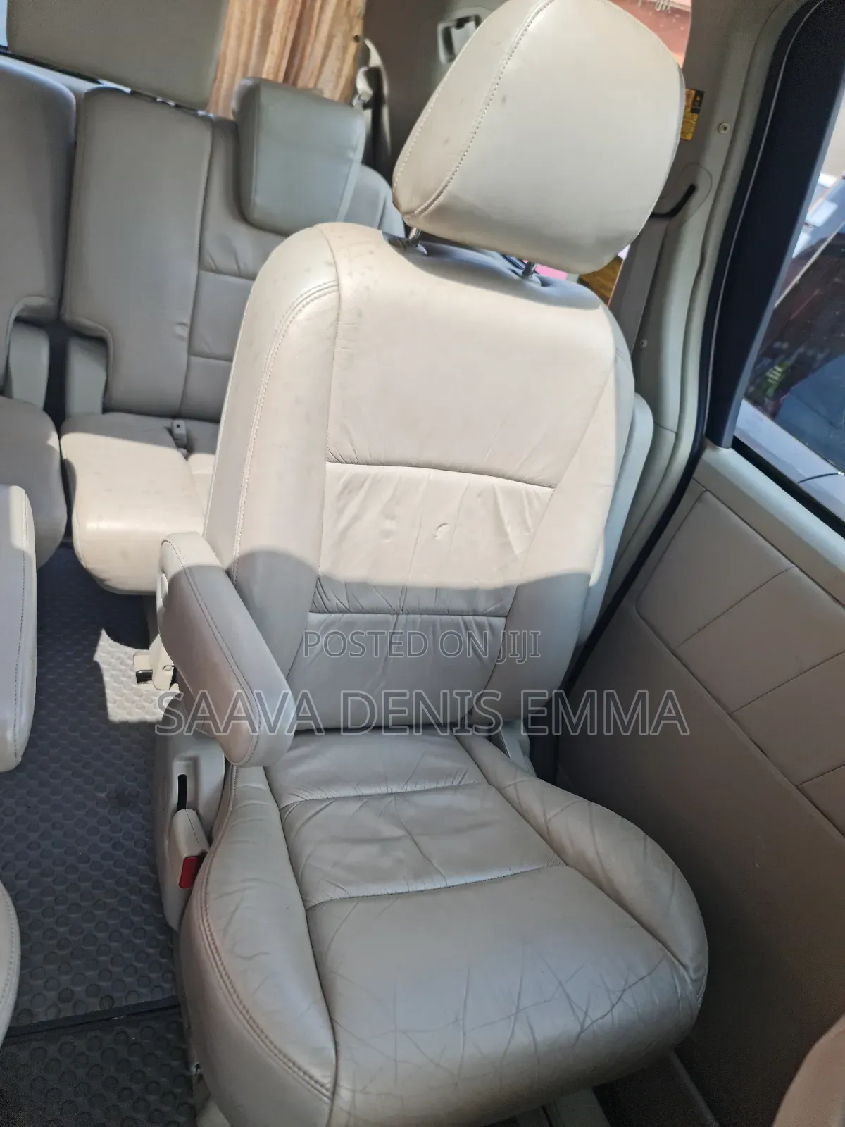 Toyota Noah 2013 Silver