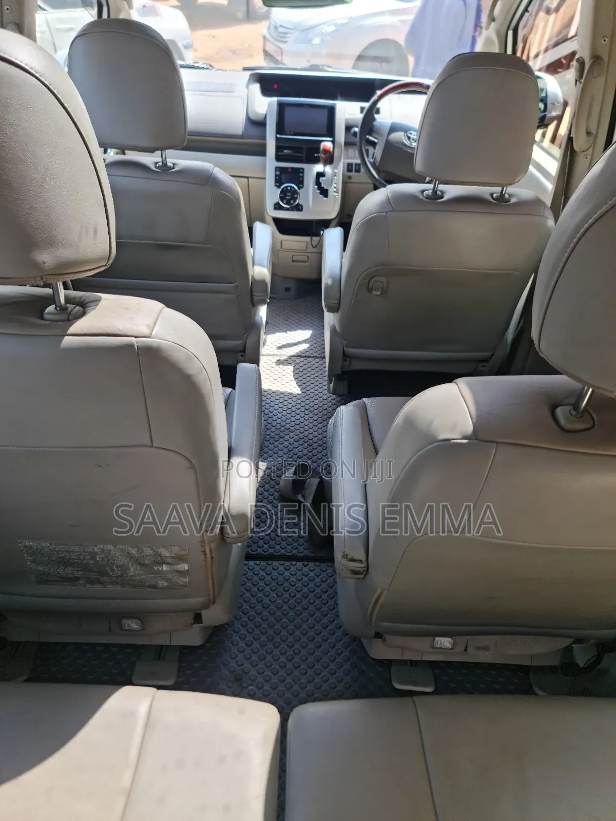 Toyota Noah 2013 Silver