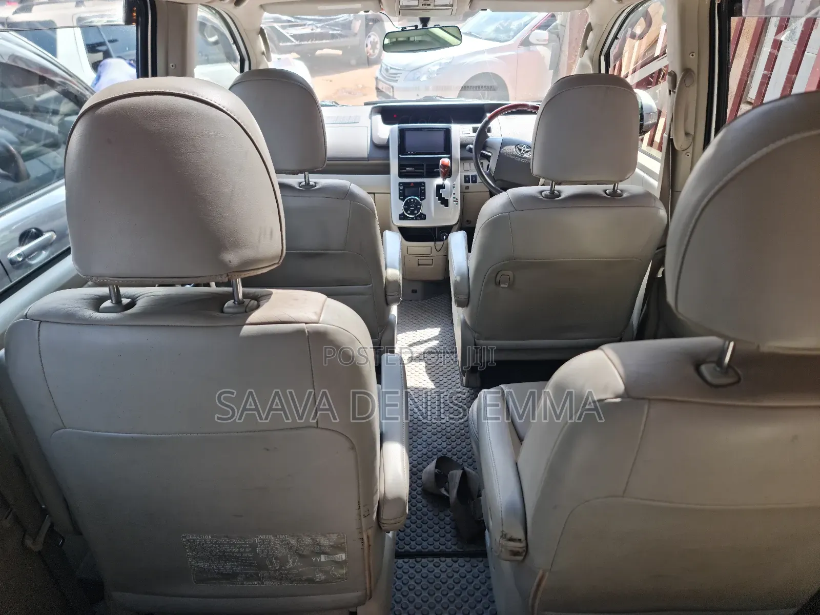 Toyota Noah 2013 Silver