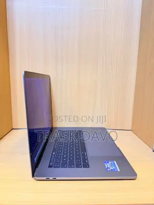Laptop Apple MacBook Pro 2017 16GB Intel Core i7 SSD 1T