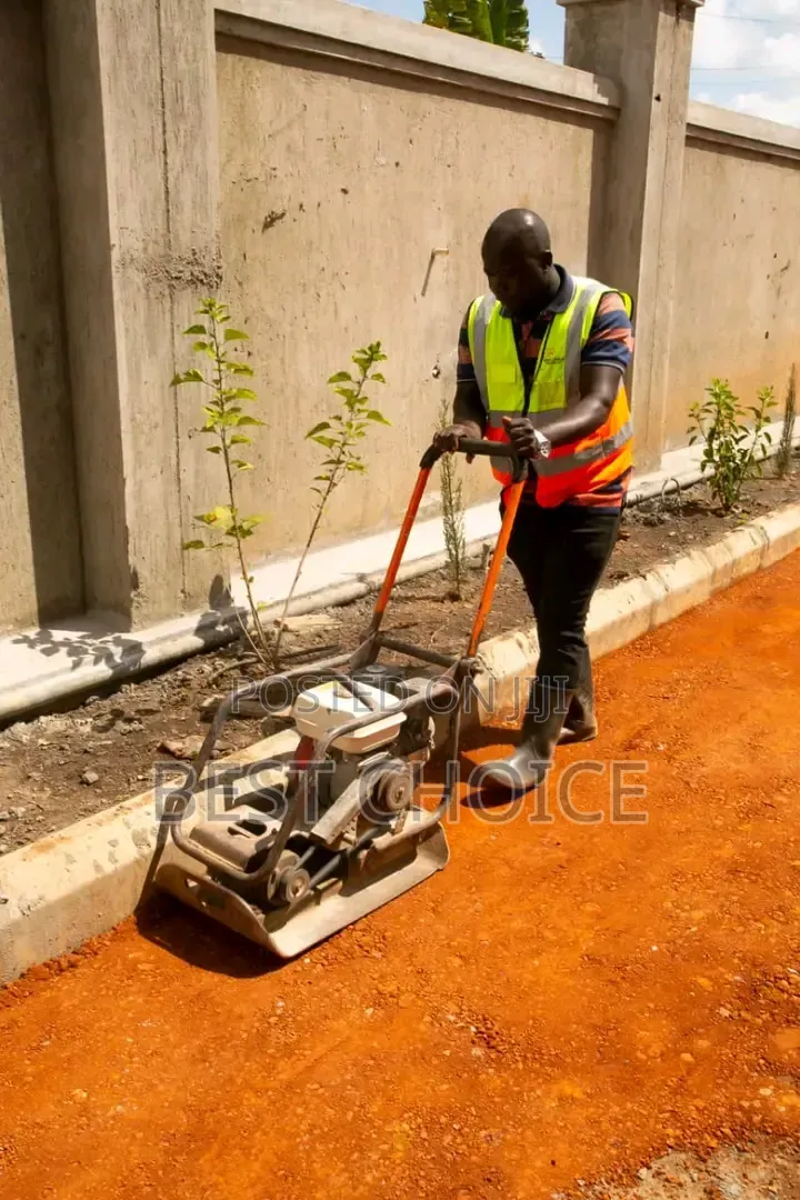 Precision Levelling and Grading for Flawless Foundations.