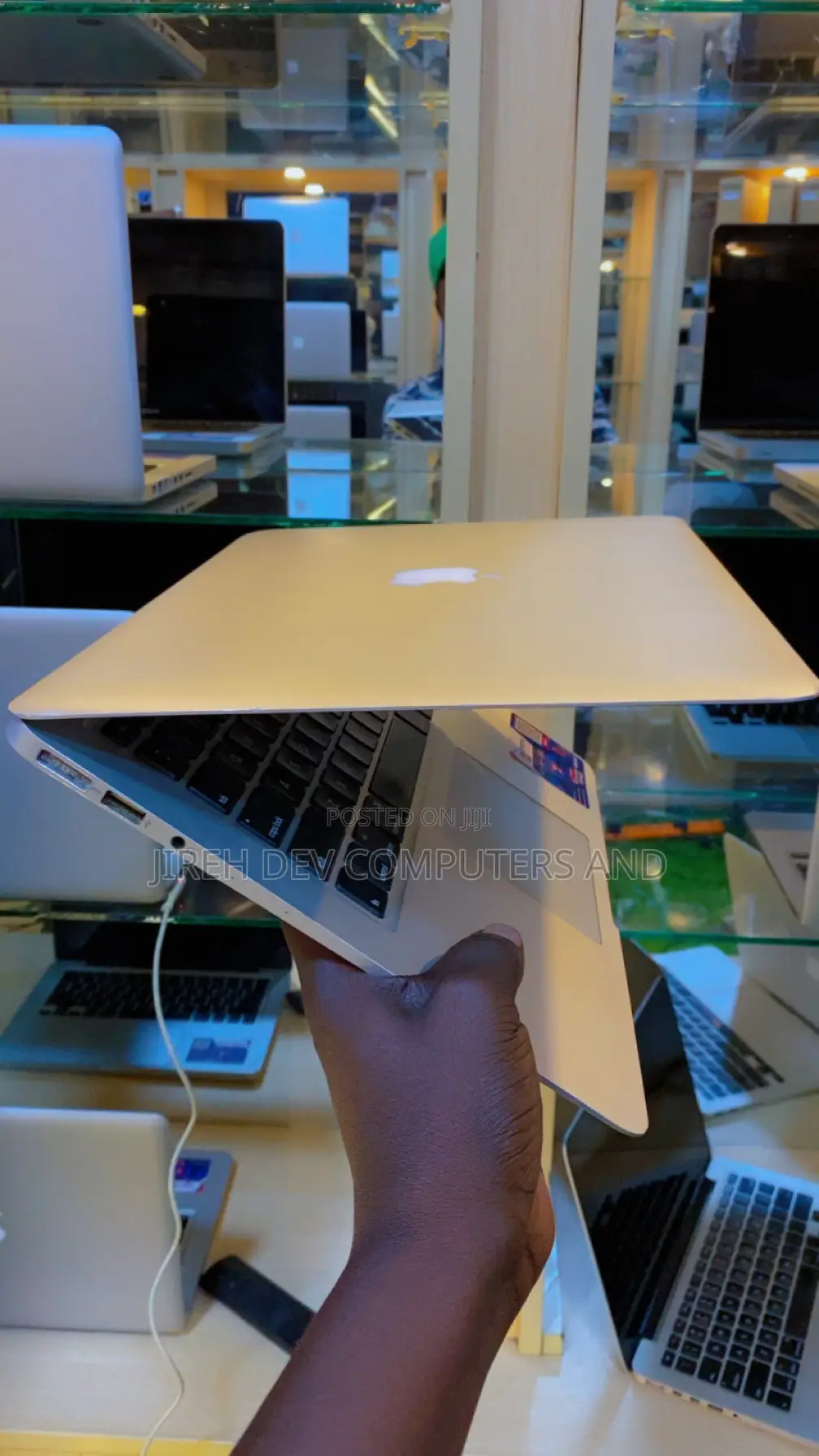 Laptop Apple MacBook Air 4GB Intel Core i5 HDD 500GB