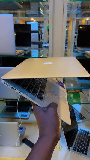 Laptop Apple MacBook Air 4GB Intel Core i5 HDD 500GB