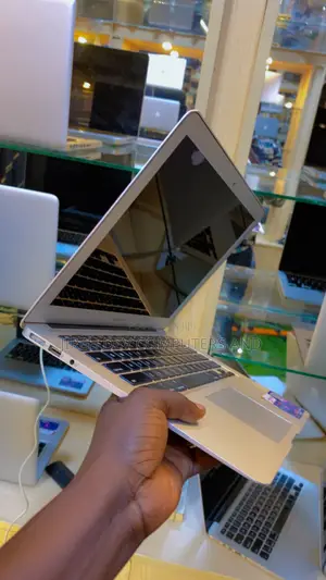 Laptop Apple MacBook Air 4GB Intel Core i5 HDD 500GB
