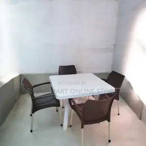 Outdoor/Indoor Plastic Table and Chairs Plastic Table and Chairs