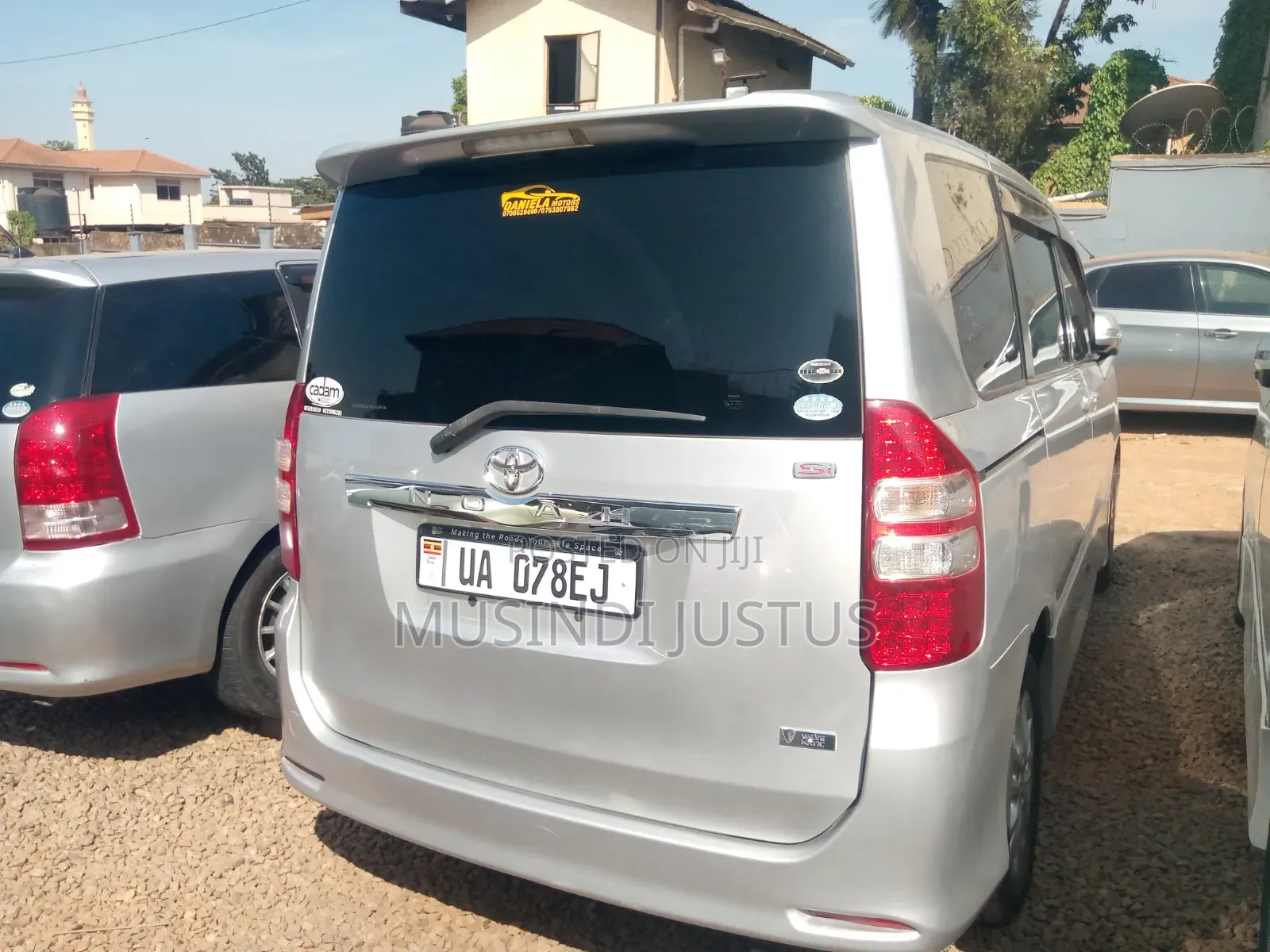 Toyota Noah 2012 Silver