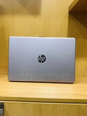 New Laptop HP 250 G8 8GB Intel Core i5 SSD 256GB