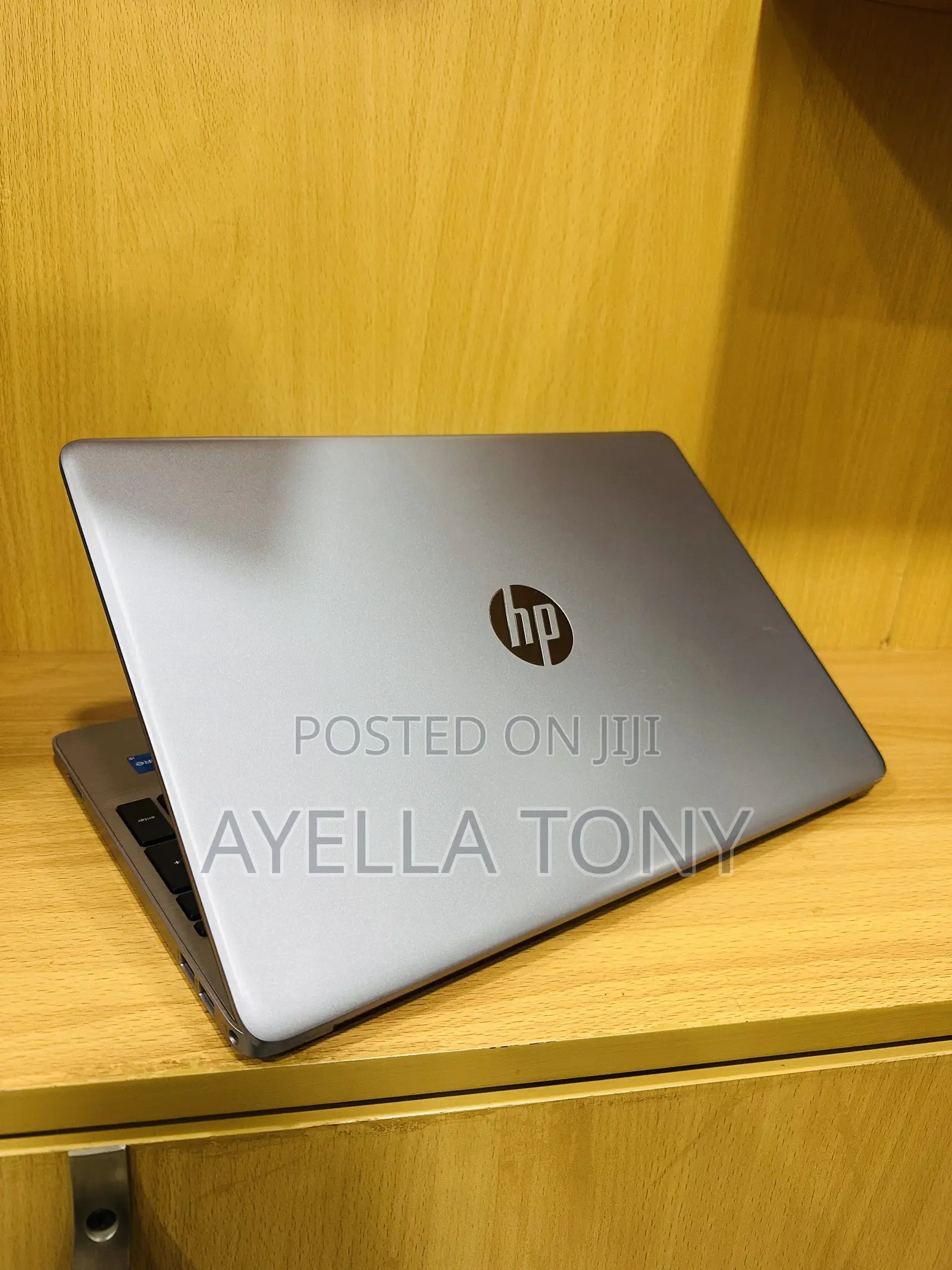 New Laptop HP 250 G8 8GB Intel Core i5 SSD 256GB