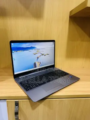 New Laptop HP 250 G8 8GB Intel Core i5 SSD 256GB