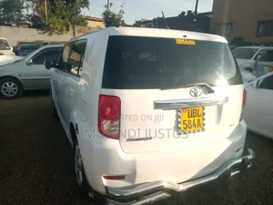 Toyota Corolla Rumion 2008 White
