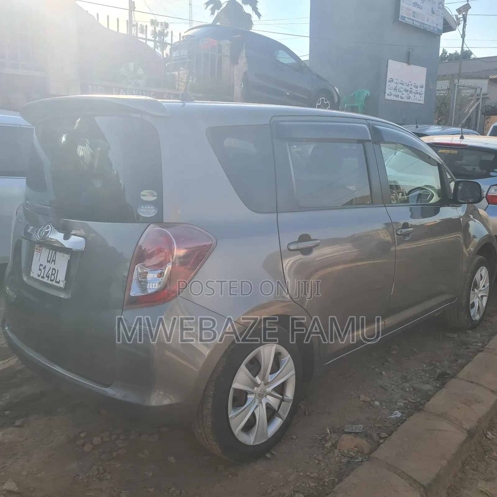 Toyota Ractis 2010 Gray