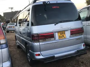 Toyota Regius 2000 Silver