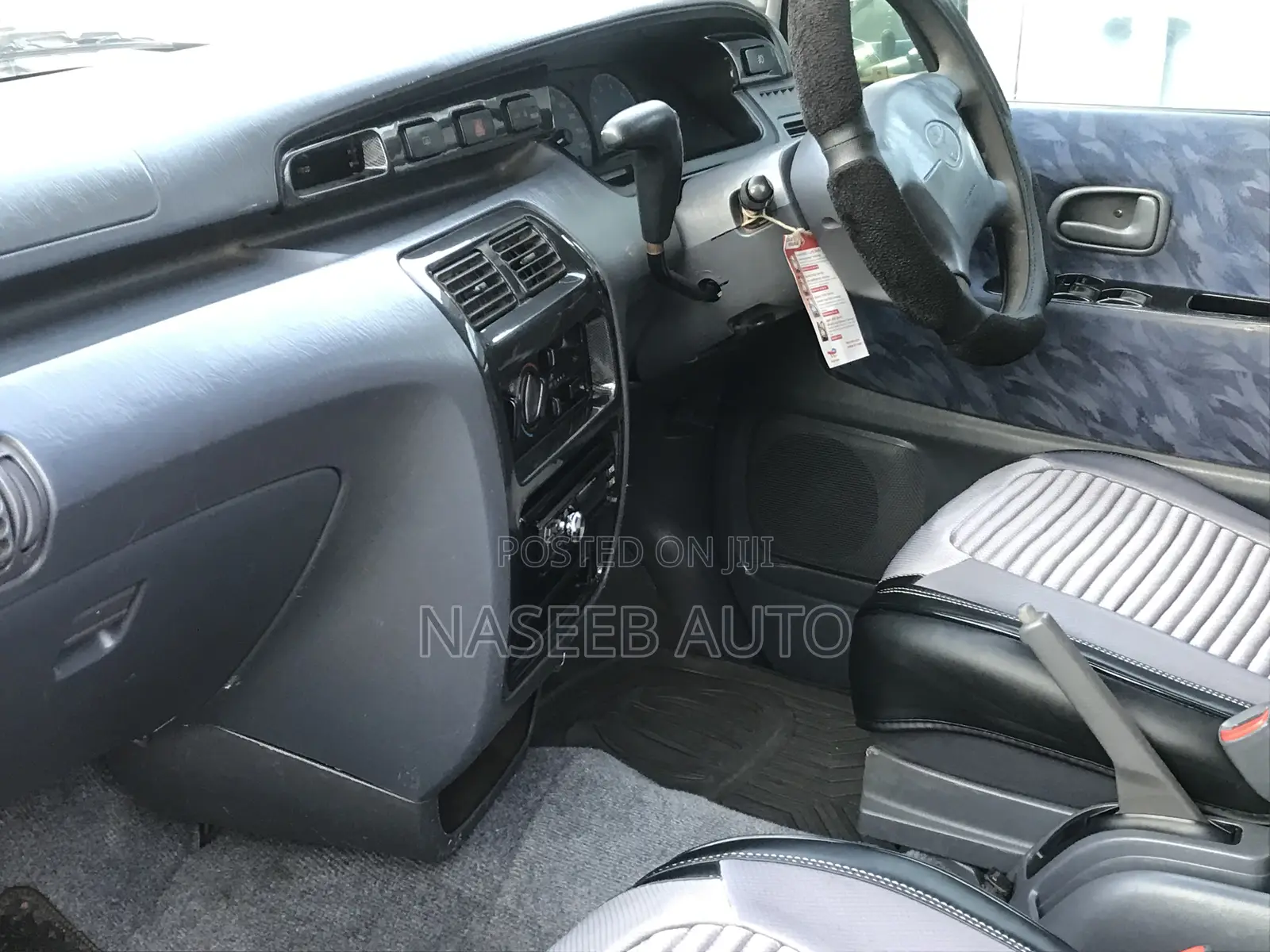 Toyota TownAce Noah 2000 Blue