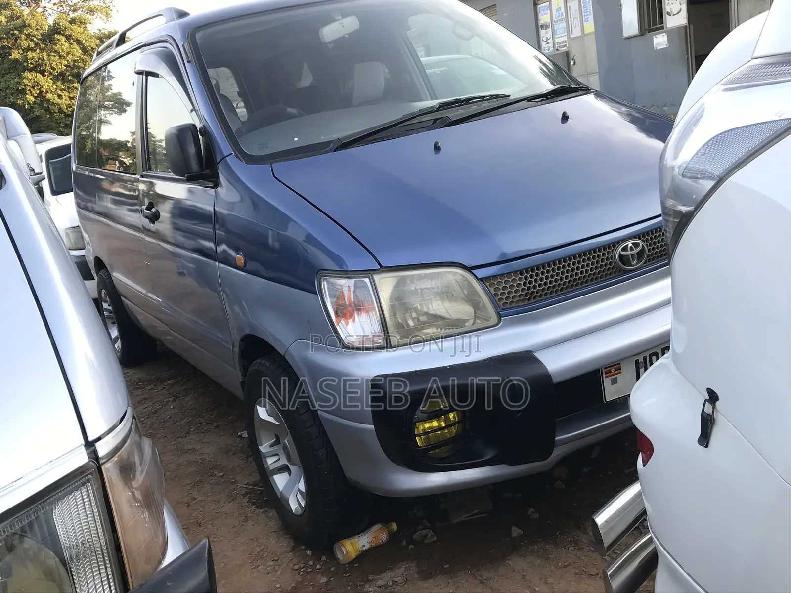 Toyota TownAce Noah 2000 Blue