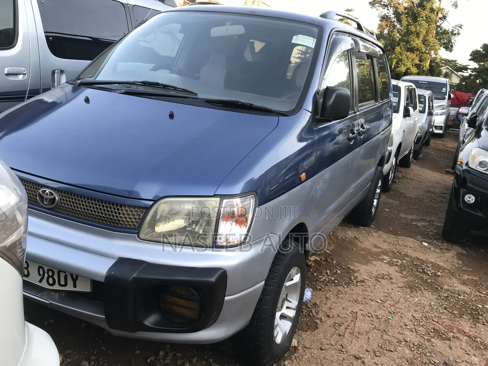 Toyota TownAce Noah 2000 Blue