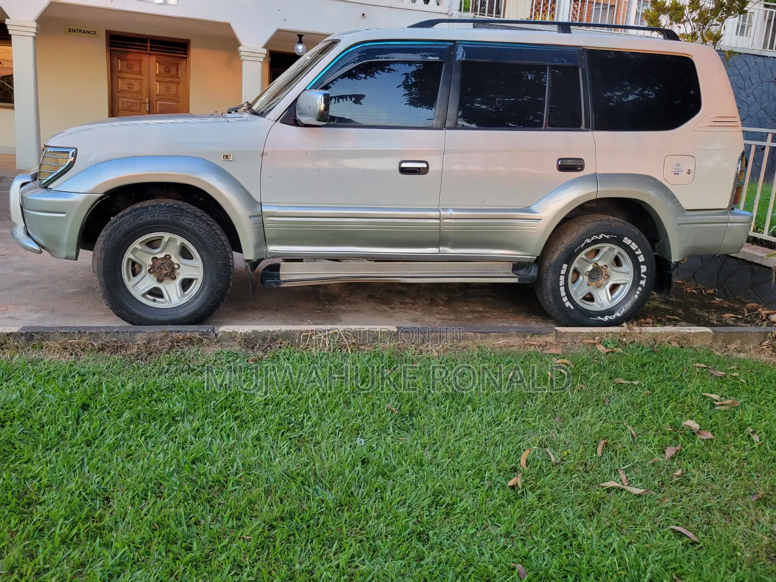 Toyota Land Cruiser Prado 2000 White