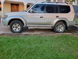 Toyota Land Cruiser Prado 2000 White
