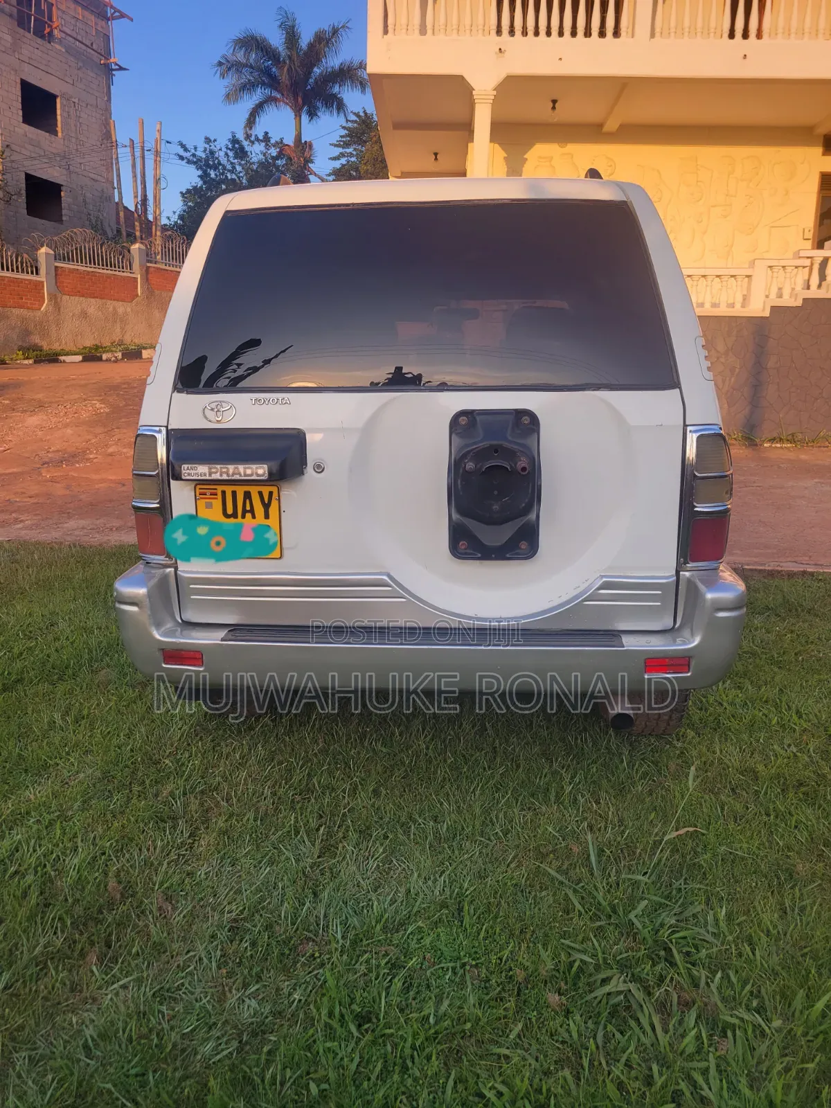 Toyota Land Cruiser Prado 2000 White