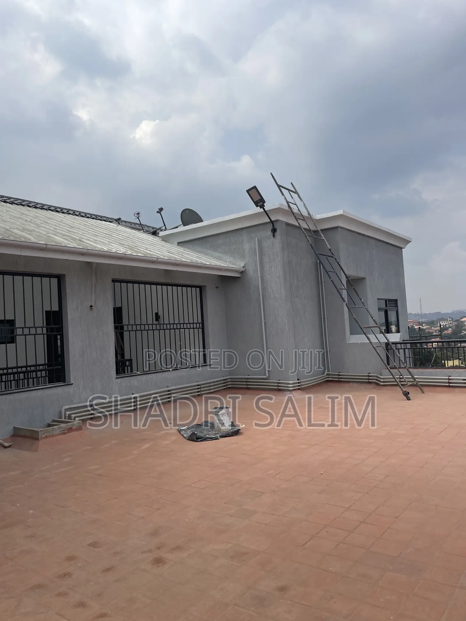 Dealers in Quarry Tiles