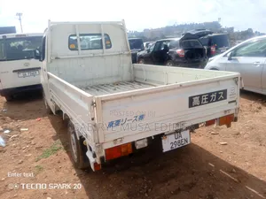 Toyota Haice 2012 Mode