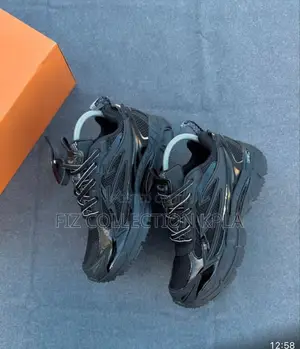 Off-White Shadow Noir