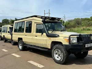 Tourist Hardtop Truck Rental Services