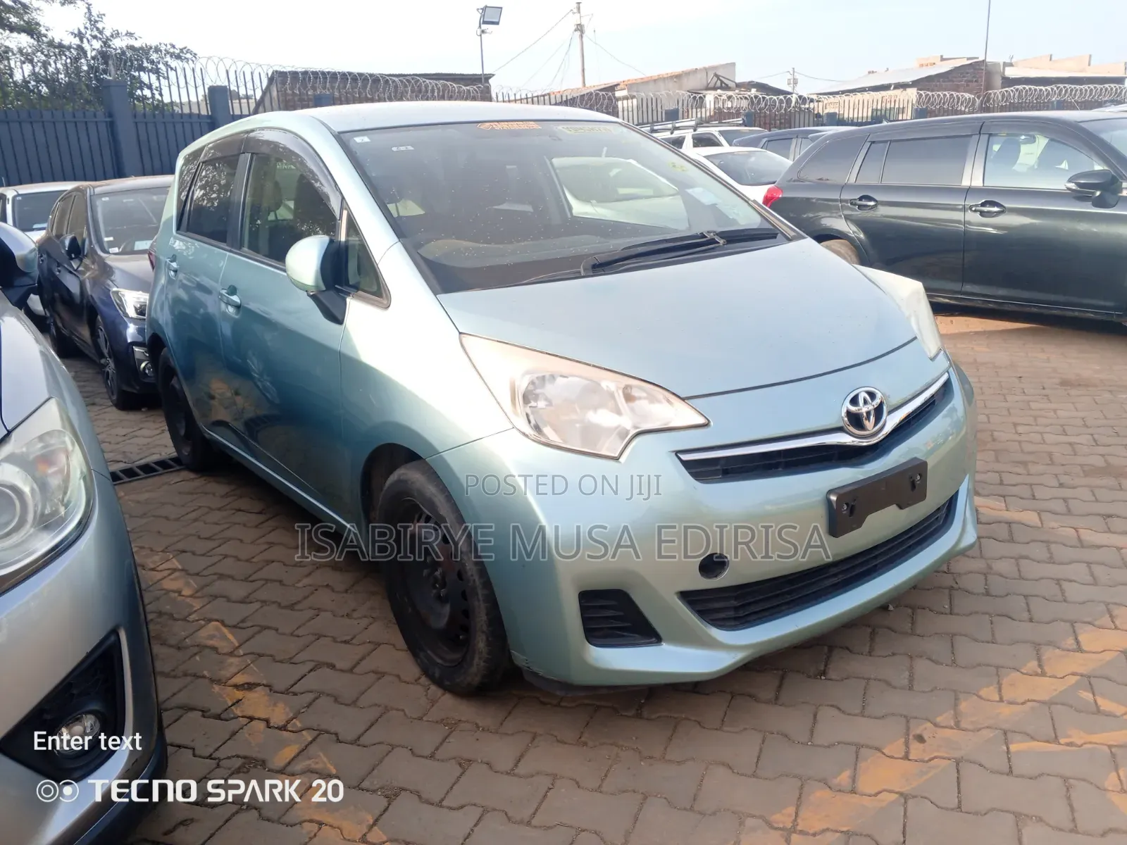 Toyota Ractis 2012 Gray