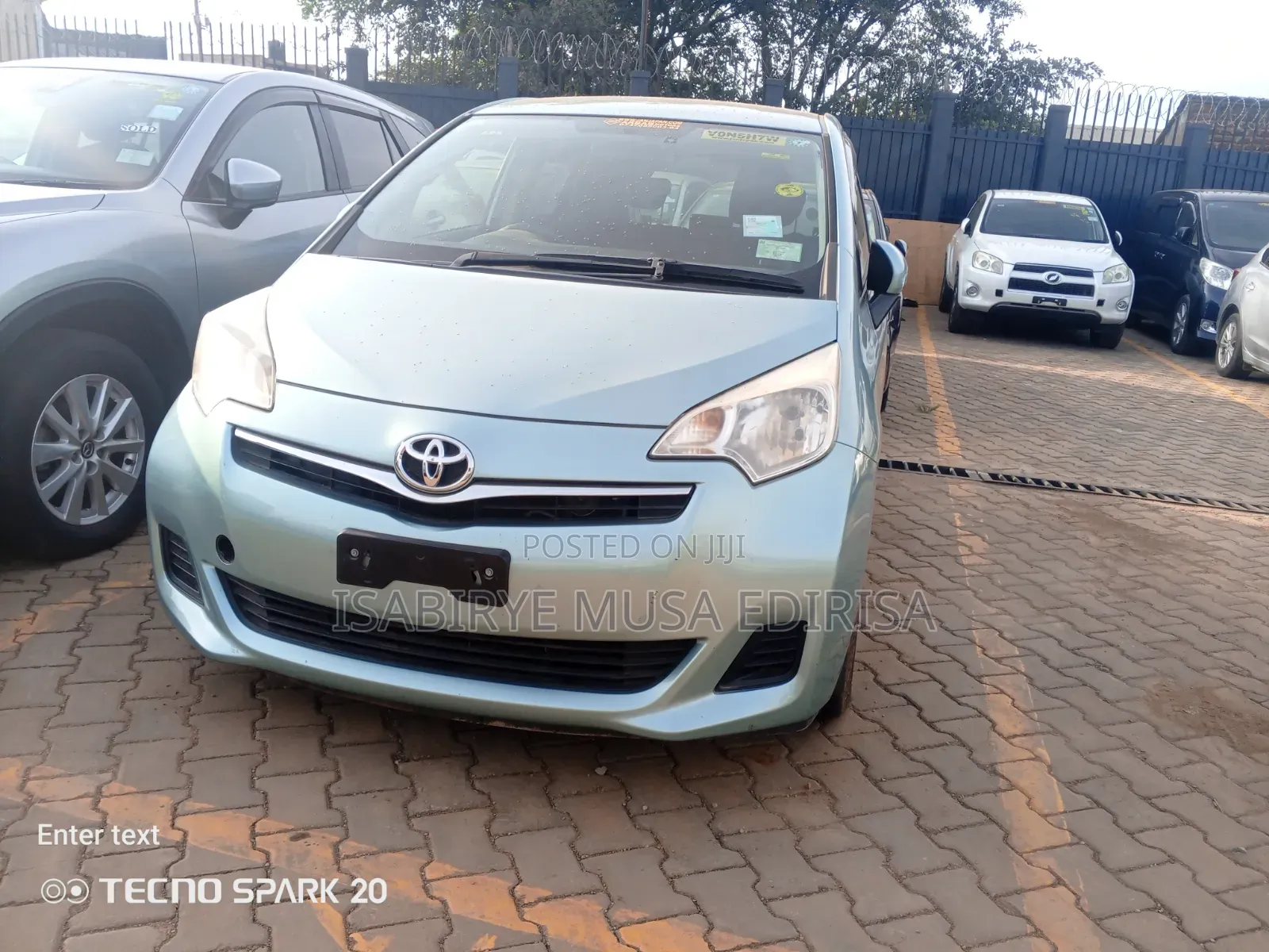 Toyota Ractis 2012 Gray