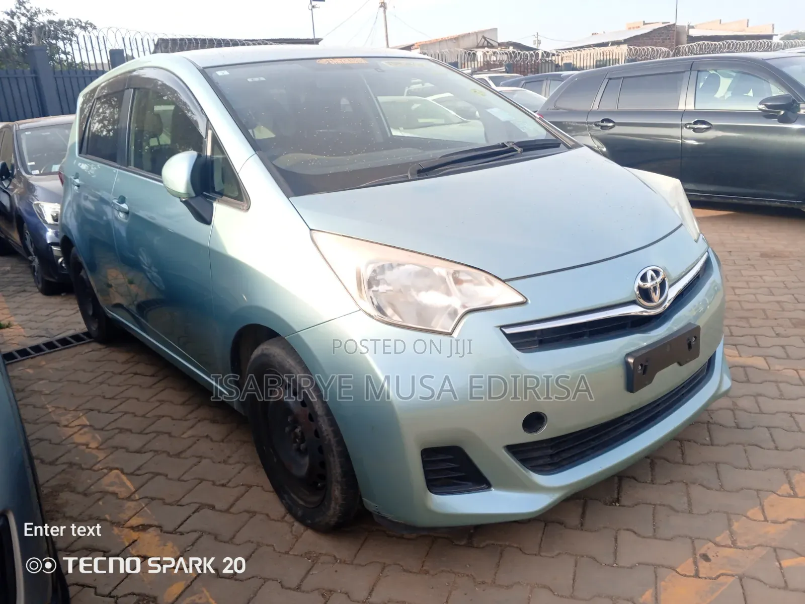 Toyota Ractis 2012 Gray