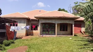 5bdrm House in Nakisunga for sale