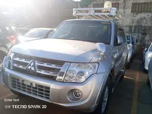 Mitsubishi Pajero 2012 Silver