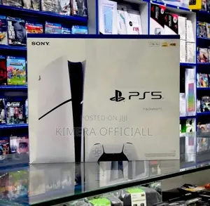 Ps5 Complete Gaming Package, 2 Pads and 3 Games Ready to Enjoy