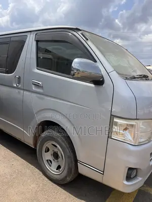 Toyota HiAce 2012 Silver