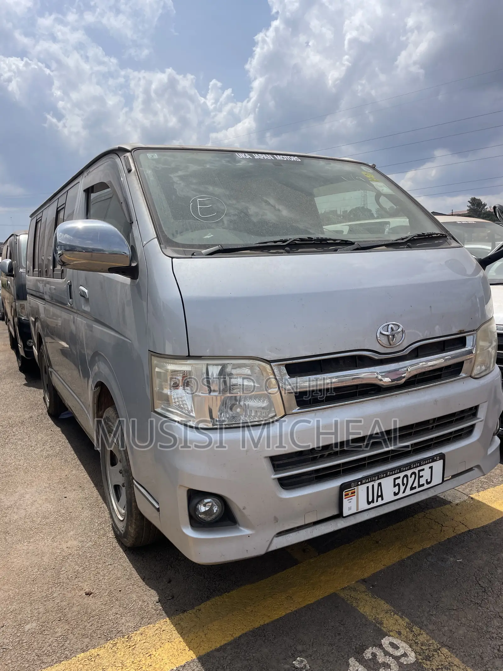 Toyota HiAce 2012 Silver