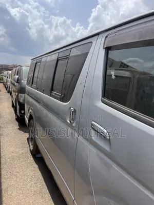 Toyota HiAce 2012 Silver