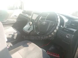 Toyota Alphard 2012 Silver
