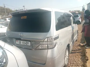 Toyota Alphard 2012 Silver
