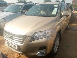 Toyota Vanguard 2010 Gold