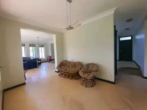 5bdrm Duplex in Kansanga, Central Division for rent