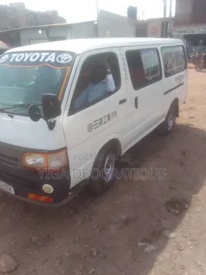 Toyota Grand HiAce 1999 White